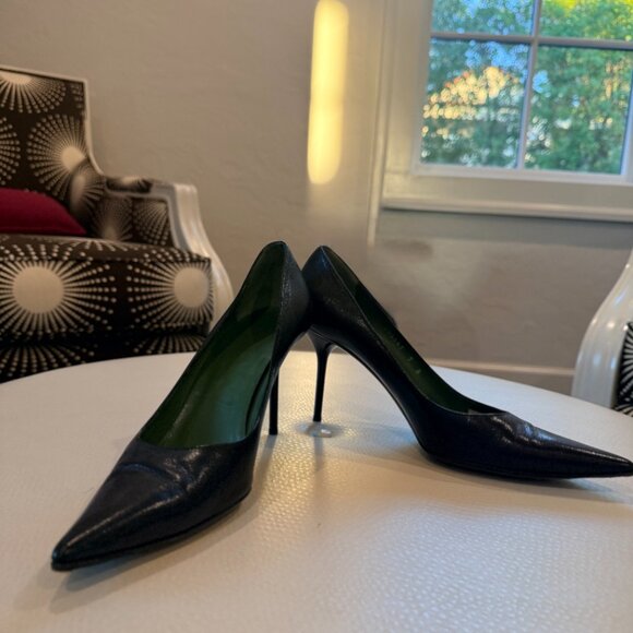 Gucci Black Leather Pointy Pumps, Size 9 - Picture 4 of 6